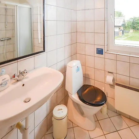 펜션 Three-bedroom Holiday In *