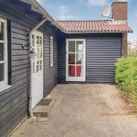 Three-bedroom Holiday In 펜션