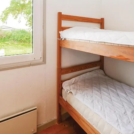 펜션 Three-bedroom Holiday In