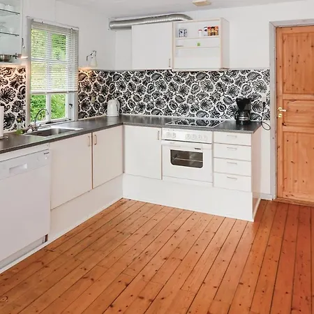 펜션 Three-bedroom Holiday In *